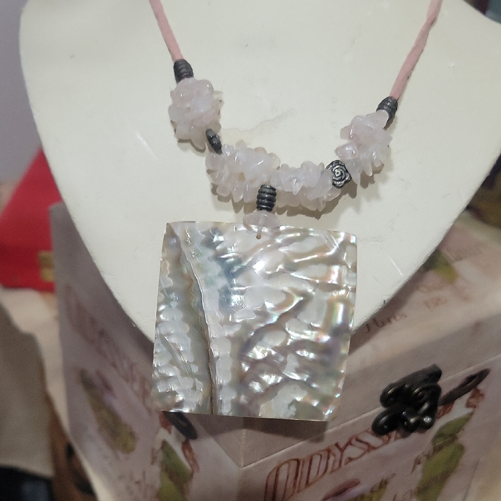 Elegant Mother of Pearl Pendant Necklace with Quartz and Leather corded